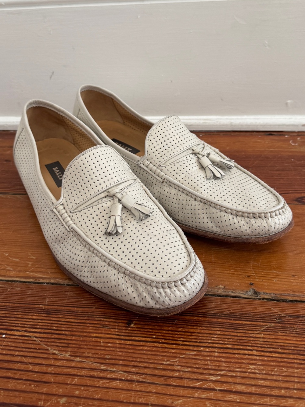 Bally Men’s Vintage Filgo Perforated White Kangaroo Leather Tassel Loafers Sz 11